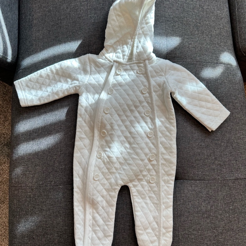 Badgley Mischka Quilted white Hooded Footie 3-6 months